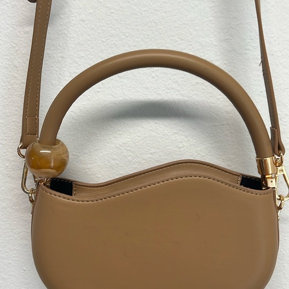Melie Bianco | Jennie Recycled Vegan Crossbody Bag In Tan - Picture 5 of 12